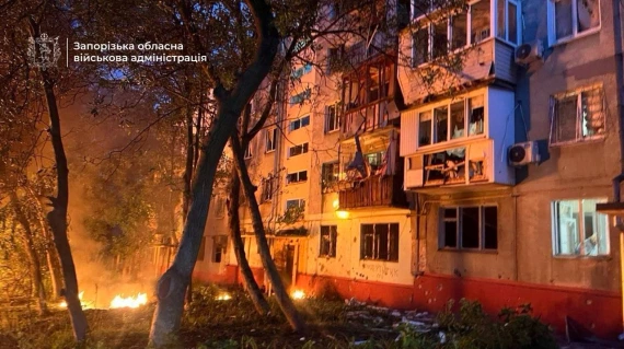 Окупанти вдарили по багатоповерхівці у Запоріжжі, є поранені14